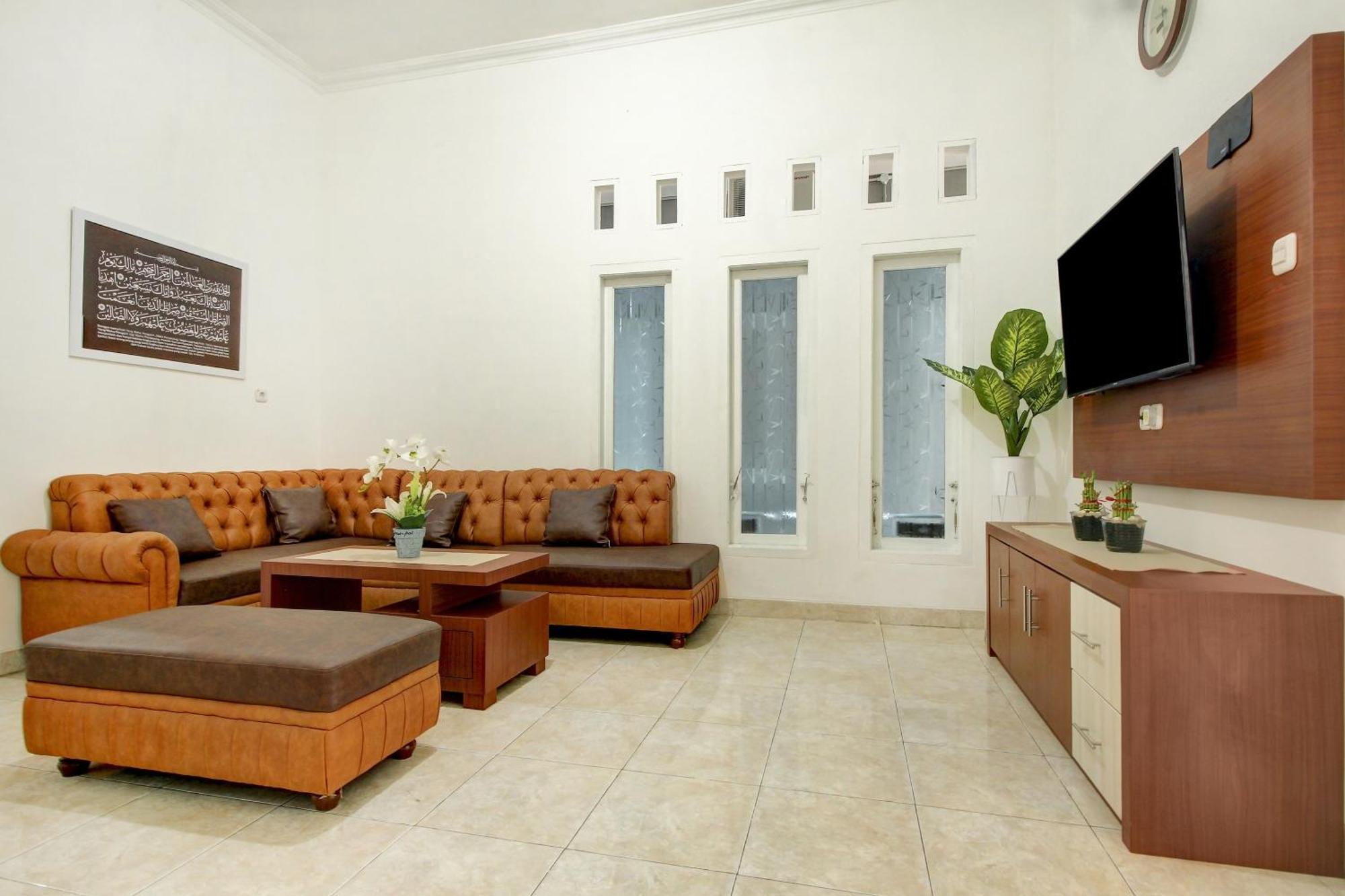 Oyo Life 3415 Penginapan Wimane 巨港 外观 照片