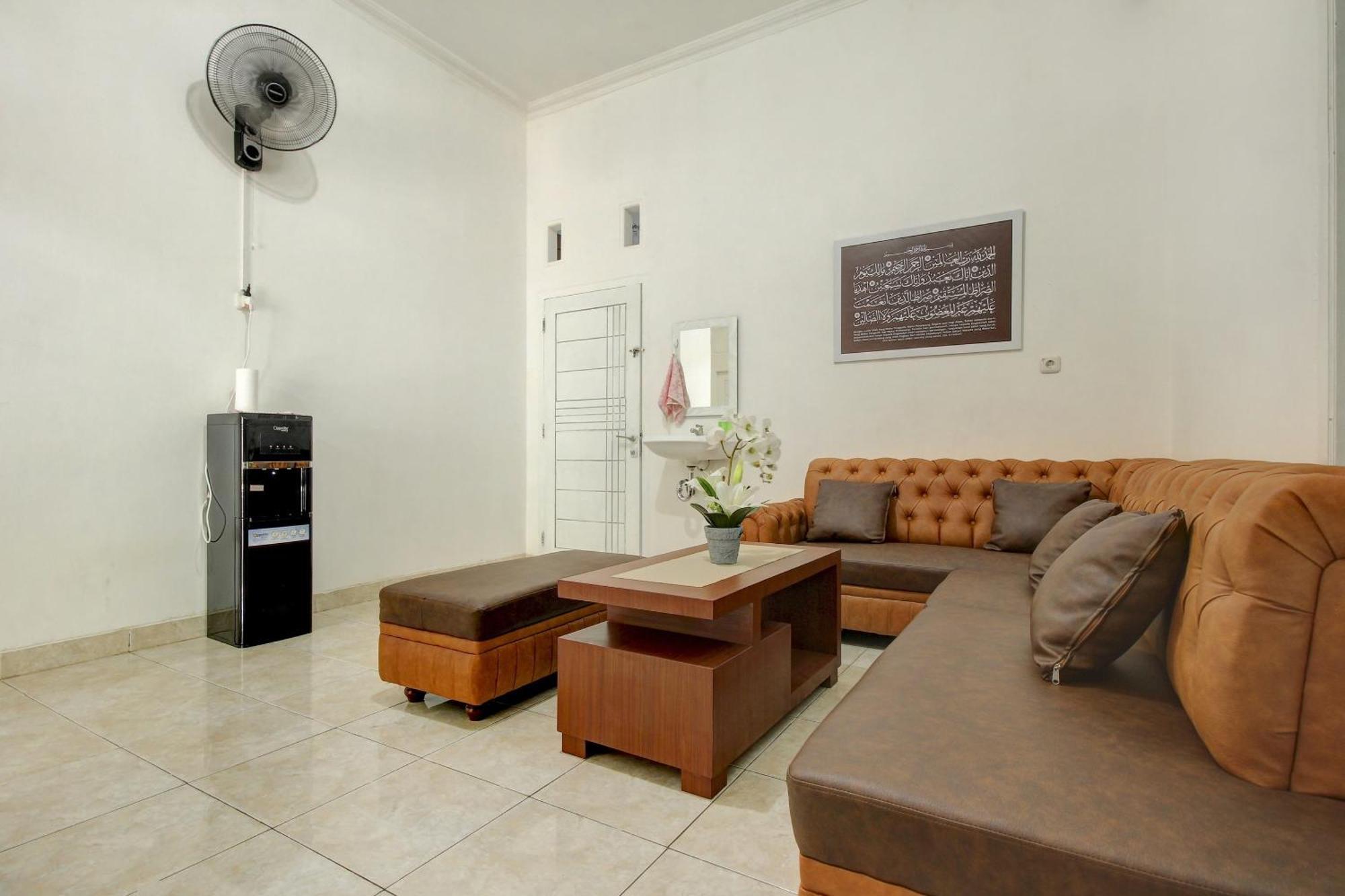 Oyo Life 3415 Penginapan Wimane 巨港 外观 照片